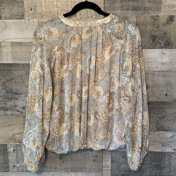 Dress Forum Los Angeles Long Sleeve Boho Top with front buttons - Picture 15 of 16